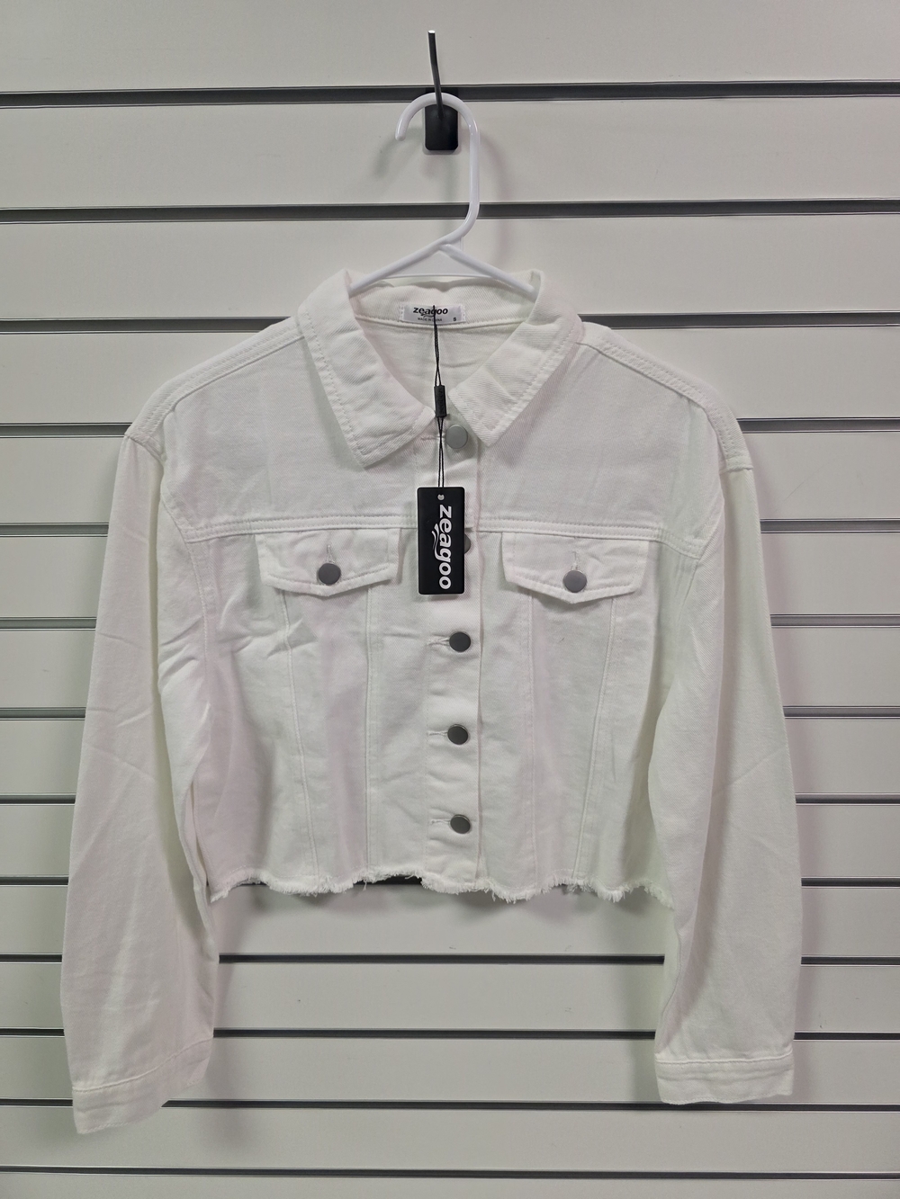 zeagoo White Cropped Denim Jacket with Raw Hem